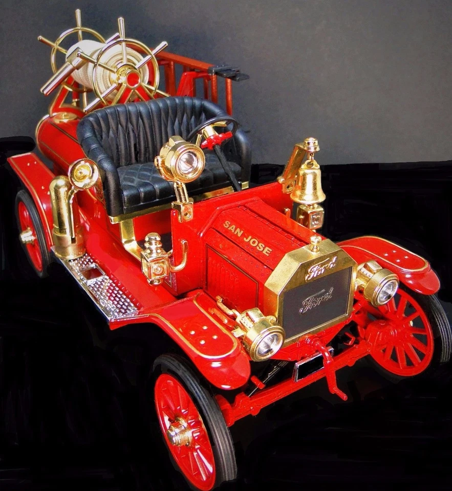 Vintage Classic Antique Red Fire Engine Truck Metal Dream Model Car Pickup Promo - Image 1 of 4