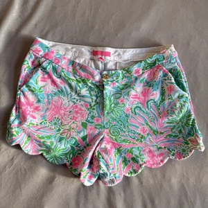 Pantaloncini Lilly Pulitzer donna 14 rosa verde blu orlo smerlato stampa floreale classici - Foto 1 di 6