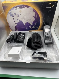 Teléfono satelital Iridium Motorola 9505 con caja cargadores y accesorios OEM - Imagen 1 de 15