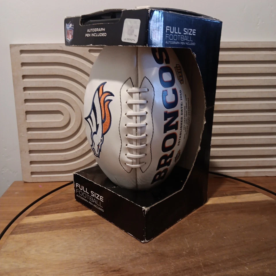 Denver Broncos Campeonato del Super Bowl Tamaño Completo Panel Logotipos NFL Fútbol Foto 1 de 4