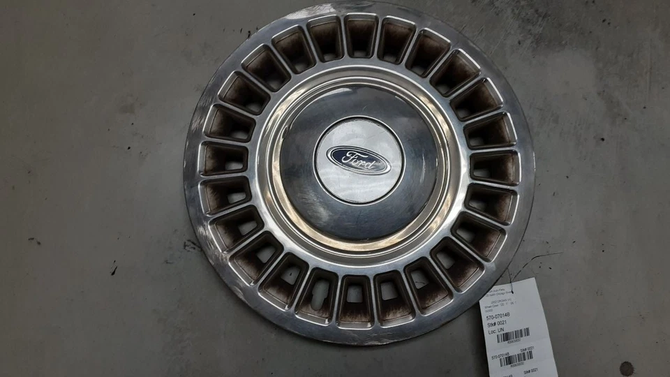 Tapacubos cubierta rueda 24 ranuras para 01-02 CROWN VICTORIA 630032 Foto 1 de 1