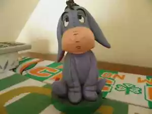DISNEY AUKTIONEN EXKLUSIVE LIMITIERTE AUFLAGE MIT 350 STÜCK EEYORE BOBBLEHEAD - Bild 1 von 2