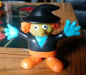 VTG Burger King TRICKY TREATERS Halloween Kids Meal Toy | Zelda Zoombroom 1989 - Picture 1 of 7