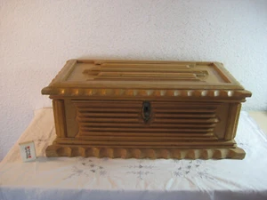 Große massive Holz Truhe / Kiste aus Sammlung - Bild 1 von 7