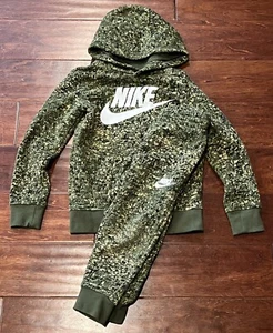 Nike Green Black Digital Camo Boys 4 XS Jogger Pants Hoodie 2 Piece Track Suit - Picture 1 of 17