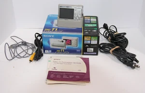 Sony DSC-T1 Digital Still Camera Cyber-Shot - Picture 1 of 8