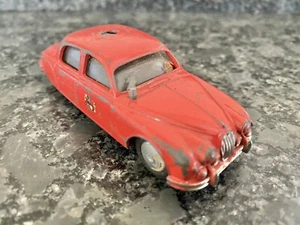 Corgi Jaguar 2,4 Liter Fire Chief’s Car No.213 Vintage 1960’s Model - Bild 1 von 6