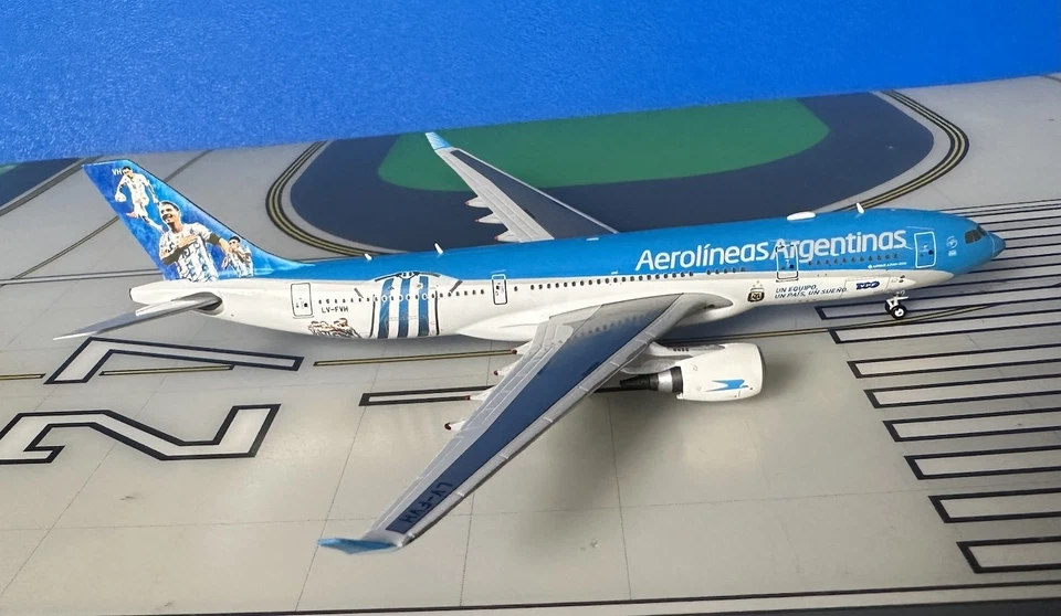 Aerolíneas Argentinas Airbus A330-200 LV-FVH World Cup 1/400 diecast JC Wings Foto 1 de 1