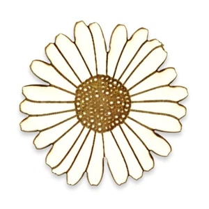 PinMart's White Daisy Wood Pin - Picture 1 of 4