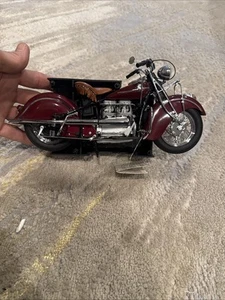 Franklin Mint 1942 Harley-Davidson Indian Motorcycle Model 442 (1:10 Scale) - Picture 1 of 13