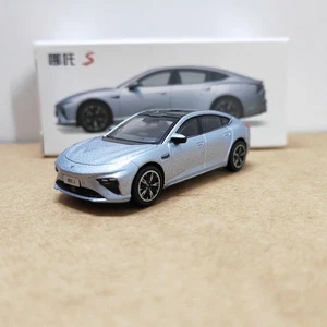 Modellino auto Nezha S argento pressofuso scala 1/64 collezione giocattolo regalo nuovo con scatola - Foto 1 di 7