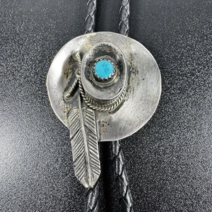 VINTAGE STERLING SILVER COWBOY HAT FEATHER TURQUOISE BOLO TIE - Picture 1 of 9