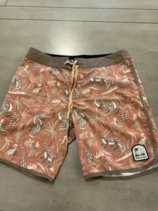 Howler Bros Bruja Board Shorts Alligator Tropical Size 34 - Picture 1 of 16