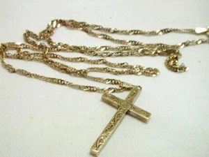 9ct Gold Engraved Cross Pendant Amd Chain 22153 - Picture 1 of 5