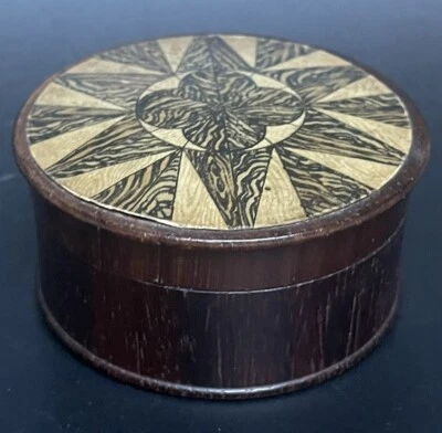 Boîte ronde Pilulier Ancien Palissandre façon  Marqueterie  Trèfle à 4 Feuilles - Photo 1/4