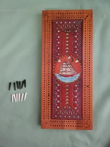 vintage wooden cribbage board with nautical leather embossed center - Picture 1 of 10