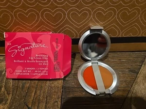Mary Kay Signature Bronzing Lip Gloss Duo Coral/Bronze NIB 000143 - Picture 1 of 1