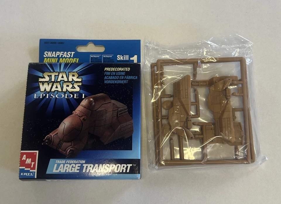 BRAND NEW STAR WARS 1999 Episode 1 Trade Federation Large Transport Snapfast  - Image 1 of 3