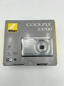 Nikon Coolpix S3700 fotocamera digitale 20,1 MP 8x zoom ottico con accessori - Foto 1 di 12
