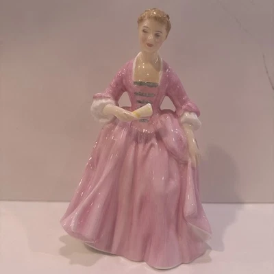 Royal Doulton Figurine HN2209 - A Hostess of Williamsburg 7 1/2" Tall RD12 - Image 1 of 4