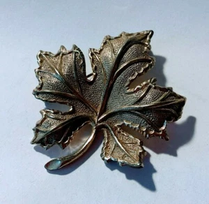 Vintage Leaf Antique Goldtone Color Pin Brooch Fall Harvest Festival - Picture 1 of 2