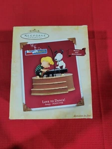 Hallmark Keepsake Peanuts LOVE TO DANCE Snoopy & Schroeder Handcrafted 2004 T2 - Picture 1 of 5