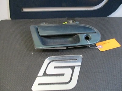 Наружная дверная ручка для пассажира 1993 Mitsubishi 3000GT (примечание: царапины) - Изображение 1 из 4