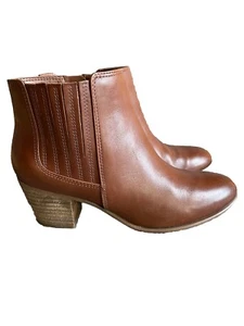 Clarks Maypearl TULSA LOW BOOT Genuine Leather Brown Block Heel Size 5 M - Picture 1 of 12