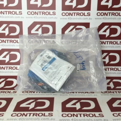 E2E-X5Y1 | Omron | Proximity Sensor, Range: 5mm, 24-240VAC, N.O., Sealed (NSS) - Image 1 of 2