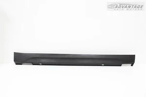 2021-2024 KIA SELTOS RIGHT LOWER ROCKER PANEL SKIRT MOLDING & PUDDLE LIGHT OEM - Picture 1 of 11