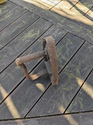 fer à repasser ancien en métal - Photo 1/3