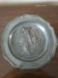 Antique 1731 Pewter Plate Knight Slaying A Dragon Wall Decoration - Picture 1 of 12