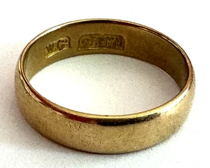 Hallmarked W.C. 18K Solid Yellow Gold Ladies Ring Wedding Band 4.6mm Size 6.25 - Picture 1 of 23