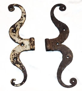 Par de bisagras de puerta antiguas de hierro forjado hechas a mano del siglo XIX de 9-3/4 pulgadas - Imagen 1 de 8