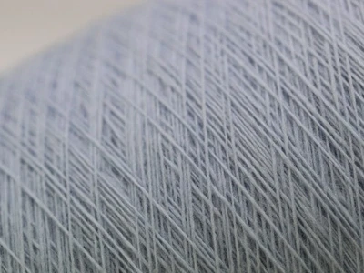H38 (100€/kg) 100g ANGORA / SUPERFINE WOOL HELLBLAU (28) Zwirn Wolle Strick Lace - Bild 1 von 2