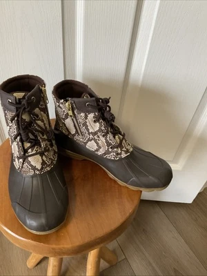 Bota de pato de agua salada SPERRY marrón/impresión de serpiente 9 Foto 1 de 4