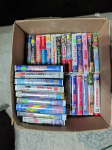 Vintage Children Family Movies VHS Lot 37 Disney WB Video Tapes Clamshell - Bild 1 von 9
