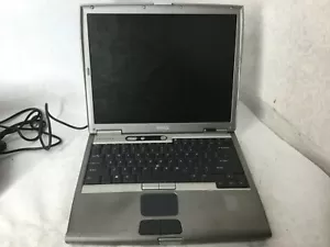 Dell Latitude D6000 Intel Pentium M computer portatile con CPU *POWER DEAD* -CZ - Foto 1 di 5