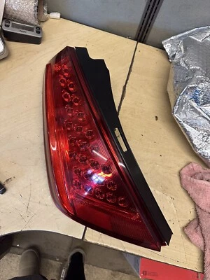 Luz trasera lateral del conductor Nissan Murano LH 2006-2007 fabricante de equipos originales Foto 1 de 3