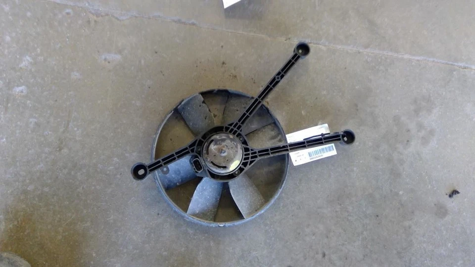 Passenger Radiator Fan Motor Fan Assembly Fits 92-99 BONNEVILLE 655766 Foto 1 de 4