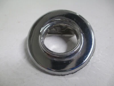 #2889927 Bisel de antena Borde 68-74 Plumero Dardo Scamp Valiant Mopar Fabricante de equipo original Foto 1 de 4