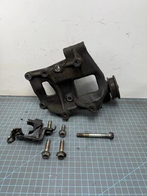 Soporte compresor de aire acondicionado y polea tensora Toyota Tacoma 4Runner 1995-2000 3,4 V6  Foto 1 de 4