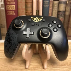 Controlador inalámbrico mejorado PowerA Nintendo Switch Legend Zelda Hylian Crest Td - Imagen 1 de 7