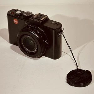 leica d-lux 6 used , with Panasonic LUMIX LVF 2 optional viewfinder  - Picture 1 of 12