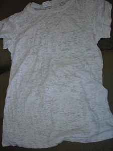CAMISETA BLANCA QUEMADA BLANCA EXTRA GRANDE - Imagen 1 de 5