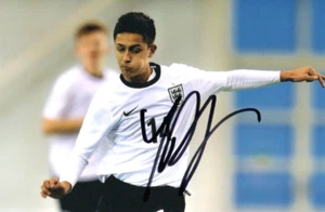 ENGLAND, LIVERPOOL, HEARTS & SWANSEA: YAN DHANDA SIGNED 6x4 ACTION PHOTO + COA - Bild 1 von 1