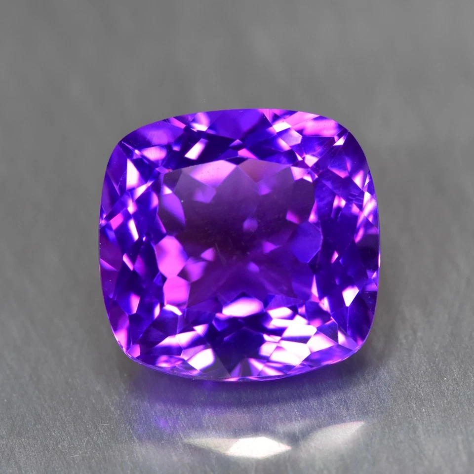 4.07Ct Cushion_Amazing Natural Vivid Purple Amethyst Gemstone _Bolivia - Image 1 of 1
