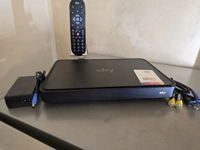 DECODER SKY Q BLACK ESi-160  DVBT2 REGALO SCHEDA SCADUTA PER CANALI IN CHIARO  - Immagine 1 di 4