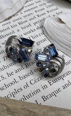 Pendientes de clip vintage Coro azul estrás bisutería tal cual 💙 Foto 1 de 4