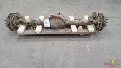 2002 GMC Sierra 1500 Pickup Rear Axle Assembly 3.73 Ratio Lock - Изображение 1 из 4